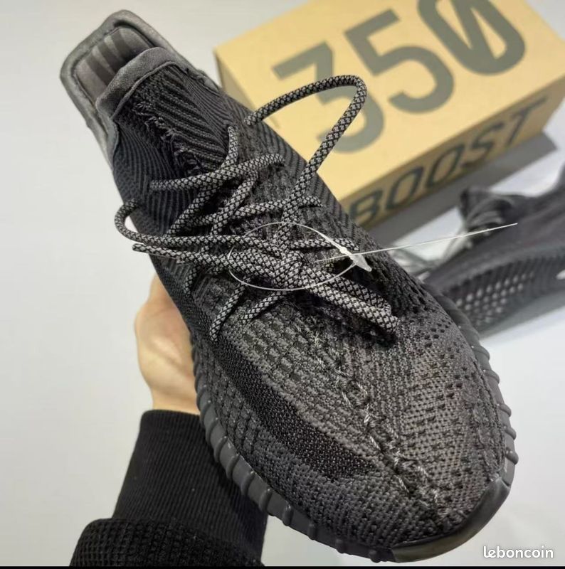 V2 Black Yeezy 350 Taille 35 Size Adidas Yeezy Boost 350 V2 Onyx