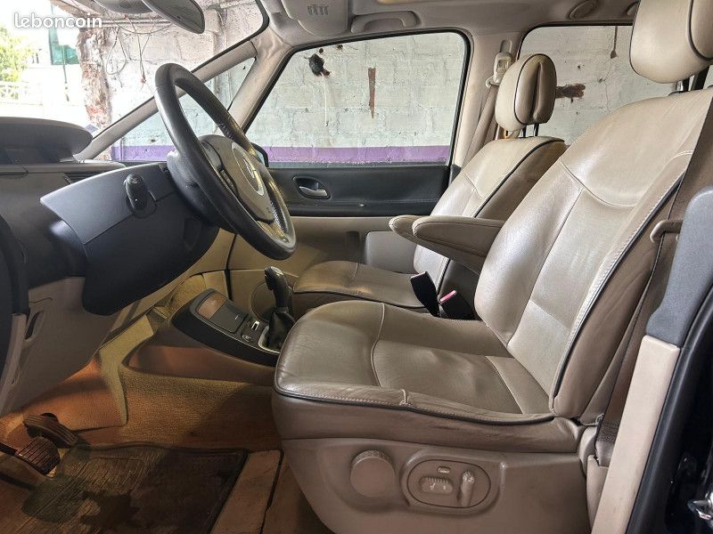 Renault ESPACE IV 2.0 DCI 175CH FAP INITIALE BVA (image 8)
