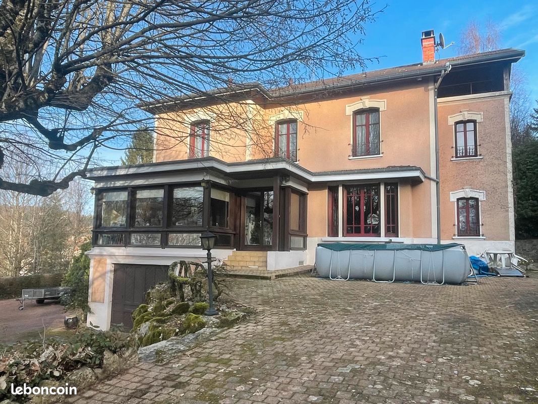 Maison 10 pièces 245 m² · à Cours · 245 m² · 499 000 €