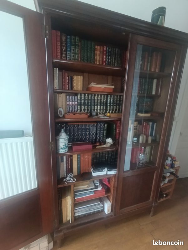 Bibliothèque ancienne (image 2)