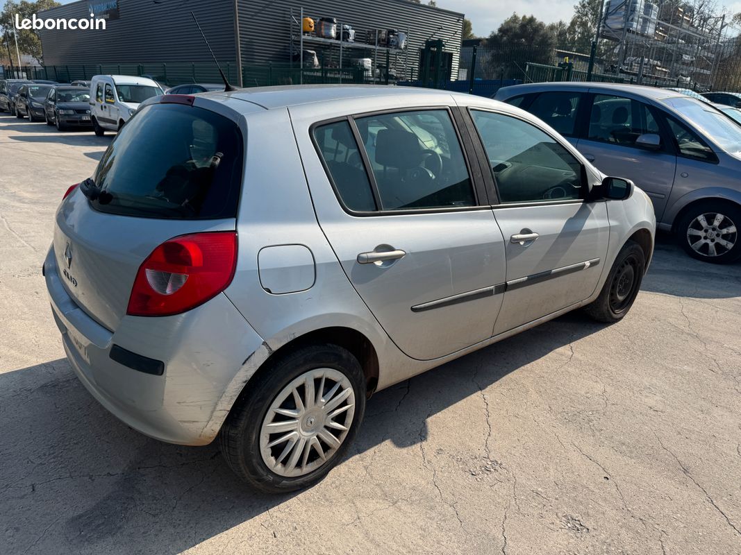 Pièces Clio 3 phase 1 1.5dci 2008 (image 2)