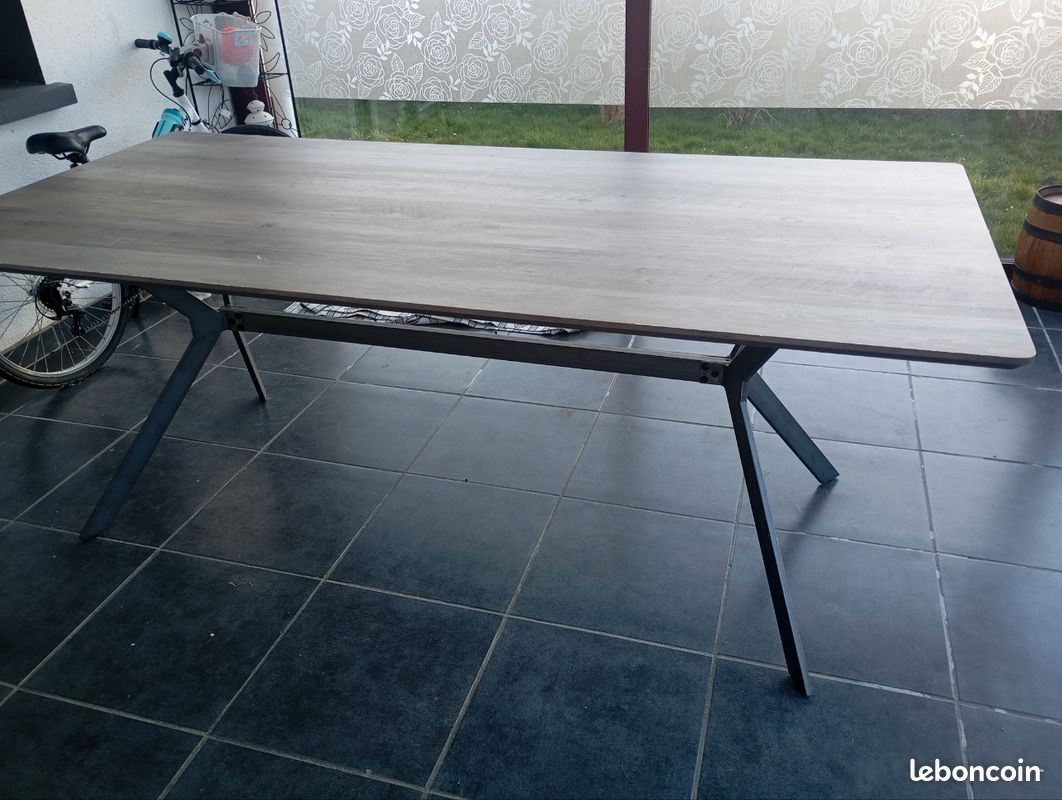 Table a manger (image 1)