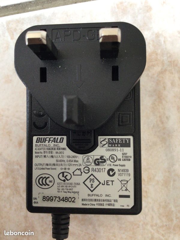 Chargeur prise anglaise (image 2)