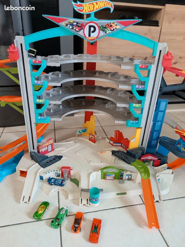 Garage parking hotwheels (image 2)