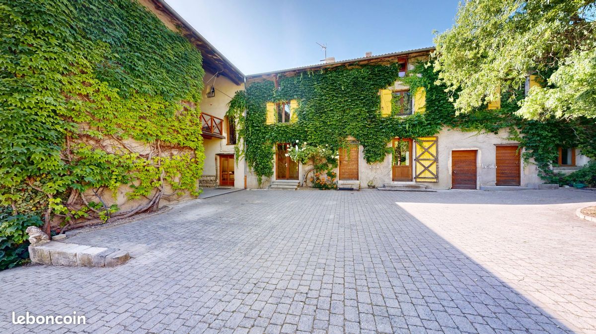 Maison 7 pièces 225 m² · à Misérieux · 225 m² · 545 000 €