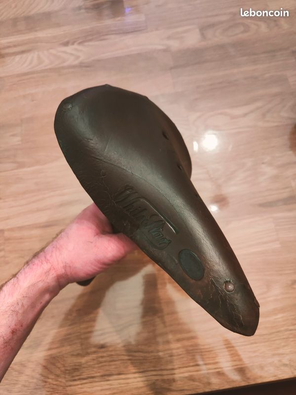 Selle de vélo rétro vintage en cuir véritable avec ressort Selle de vélo rétro vintage en cuir véritable avec ressort