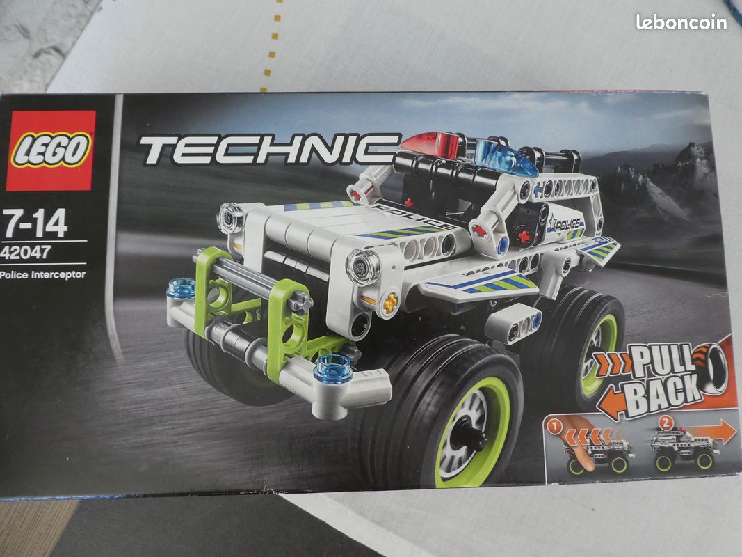 Lego Technic Police Interceptor LEGO TECHNIC: Police Interceptor