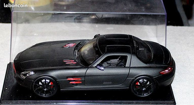 Voiture miniature au 1/18: Mercedes SLS AMG de MAISTO, neuve en boîte