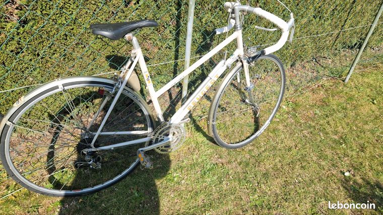 Vélo Course Vintage Peugeot Vitus PF10 – Cadre Acier Blanc 56 Cm – 10 Vitesses