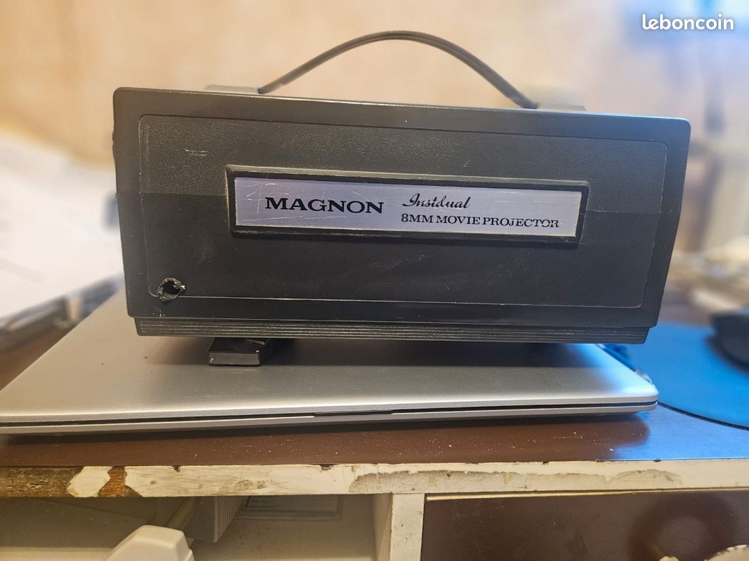 Projecteur film super 8 Magnon DX80 - Collection