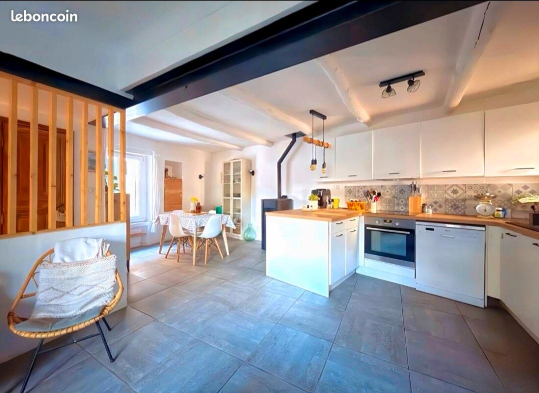 Maison 3 pièces 90 m² · à Éguilles · 90 m² · 1 600 €