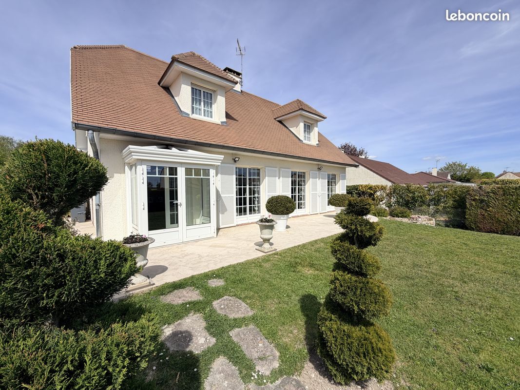 Maison 7 pièces 179 m² · à Caurel · 179 m² · 574 750 €