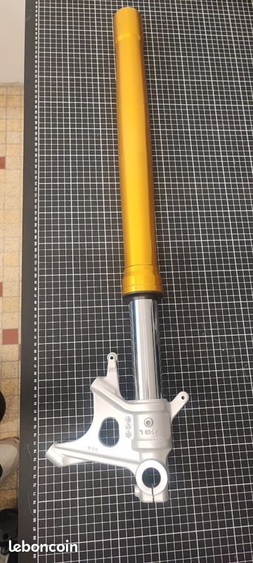Bâton de fourche Gauche neuf Aprilia RS 660 réf 2B006360 (image 2)