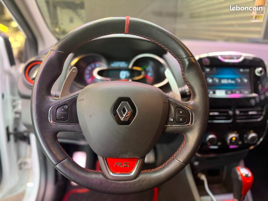 RENAULT CLIO IV 1.6 Turbo 200 RS EDC CARNET D ENTRETIEN (image 11)