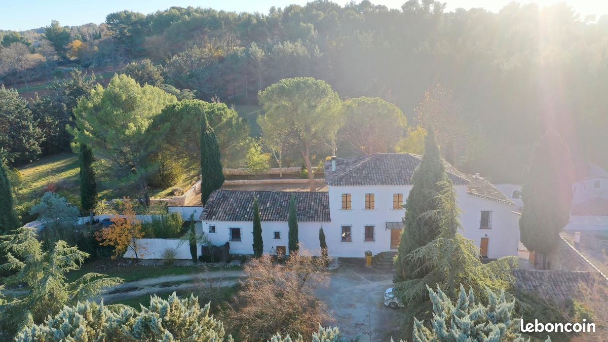 Maison 6 pièces 250 m² · à Aix-en-Provence · 250 m² · 1 780 000 €