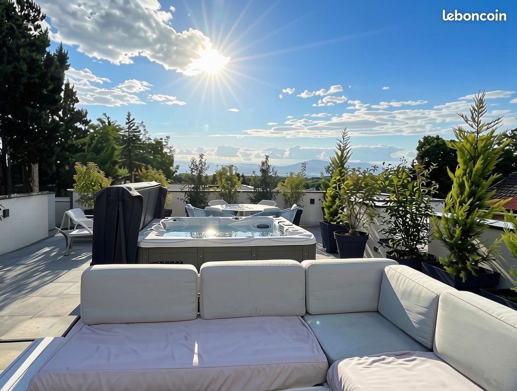 Maison 6 pièces 190 m² · à Divonne-les-Bains · 190 m² · 1 295 000 €