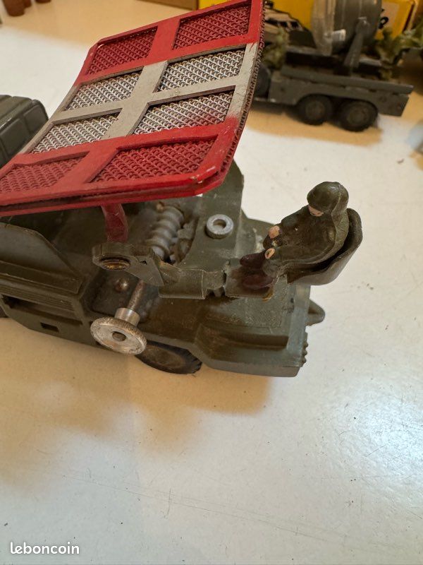 Camion Militaire CIJ Renault Goélette Radar – Miniature Métal 1/43 Avec Soldat