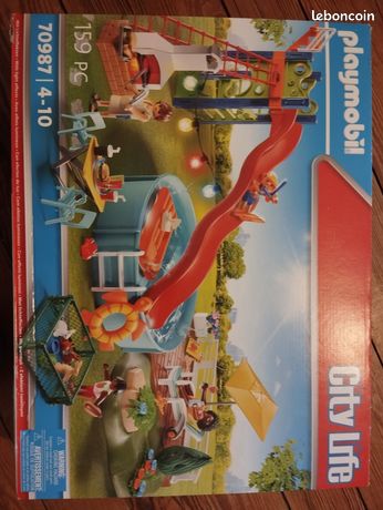 PLAYMOBIL 70987 Espace Détente Avec Piscine – City Life, Maison Moderne, 4 Personnages, Enclos à Lapins, Grill Lumineux, Lanternes
