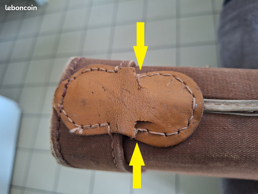 Étui de fusil ancien en cuir rigide - Cavalerie / Militaria