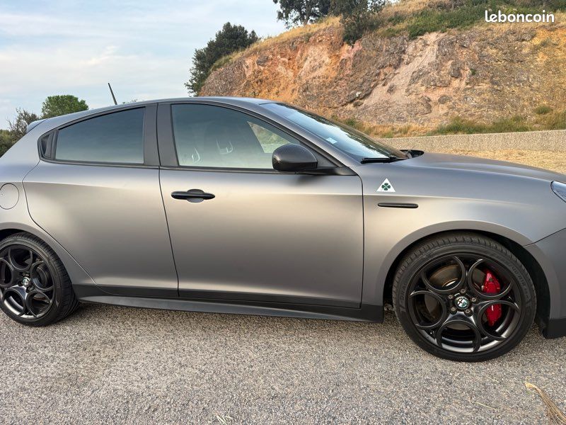 Alfa Romeo Giulietta QV Launch Edition (image 3)