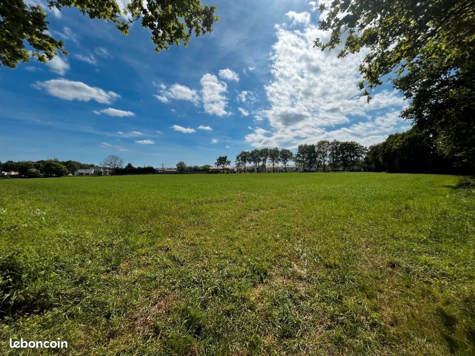 Terrain 600 m² Falleron · 59 000 €
