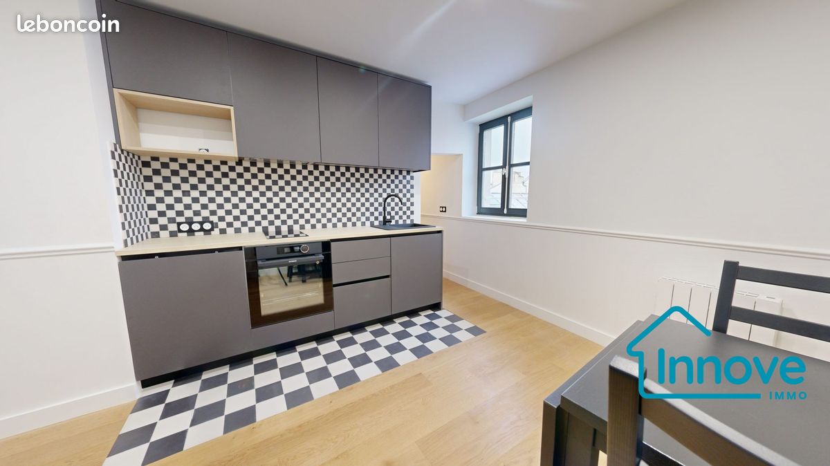Appartement 2 pièces 32 m² · à Versailles · 32 m² · 999 €/mois