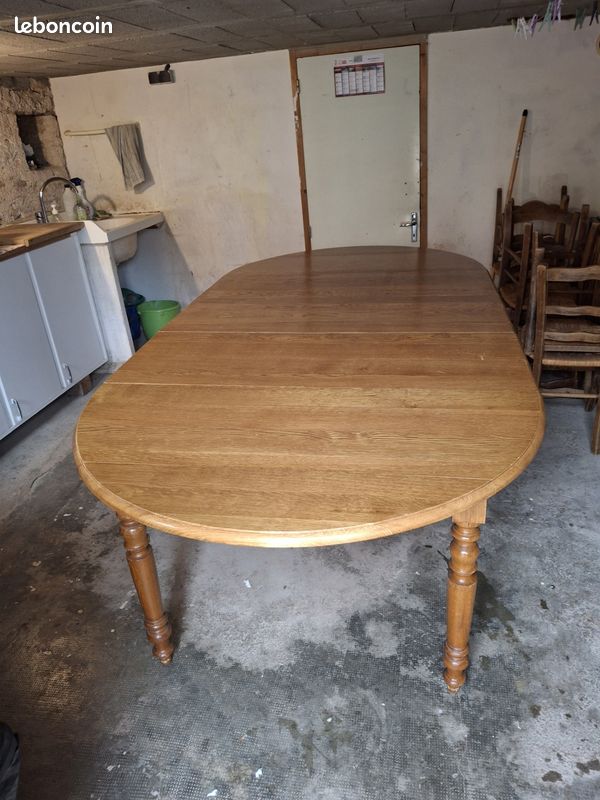 Table et chaises (image 1)