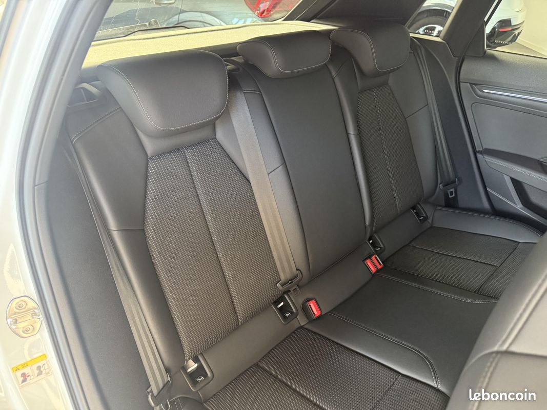 AUDI A3 Sportback 35 TDI 150 S tronic 7 S Line (image 30)