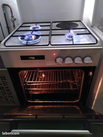 Petite Cuisinière électrique Triomph D'occasion - 3 Feux, Pose Murale, Blanc (H83 X L47 Cm)