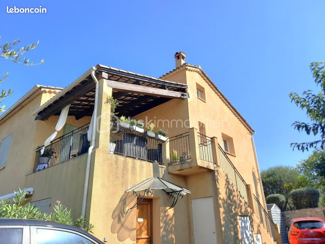 Maison 5 pièces 79 m² · à Bagnols-en-Forêt · 79 m² · 300 000 €