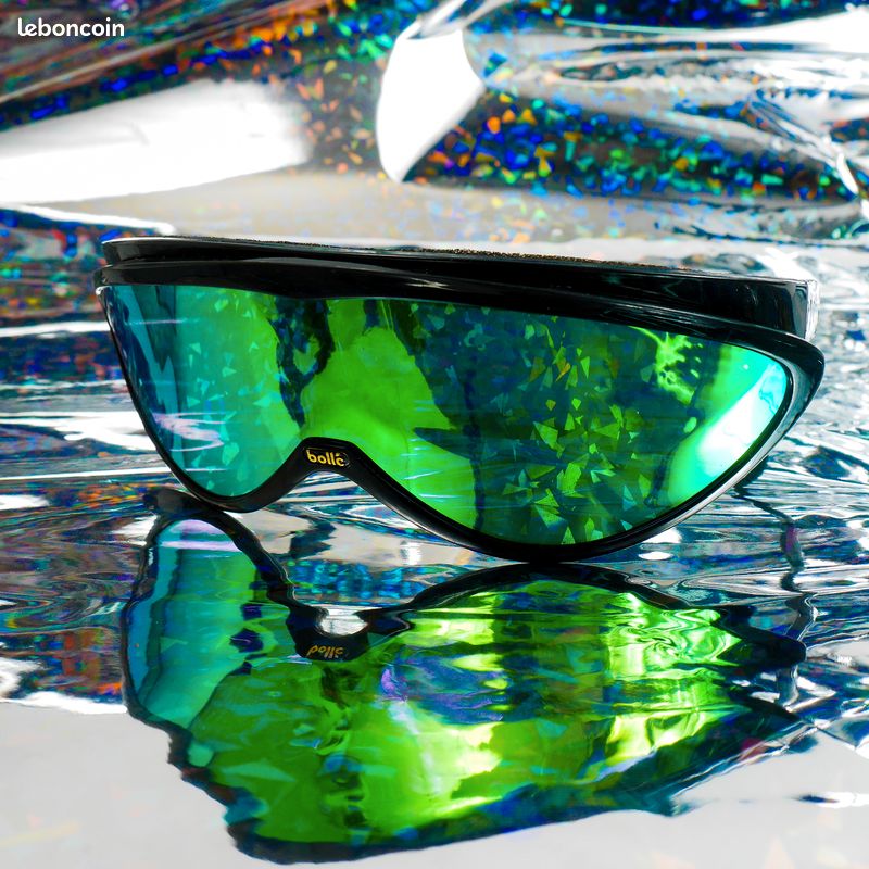 Lunettes De Soleil Bollé Vintage - Modèle 320.96/T1 - Monture Noire - Occasion