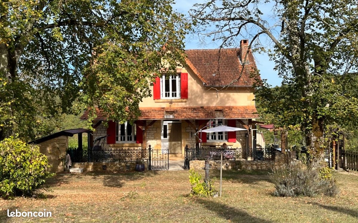 Maison 5 pièces 160 m² · à Aubas · 160 m² · 375 000 €