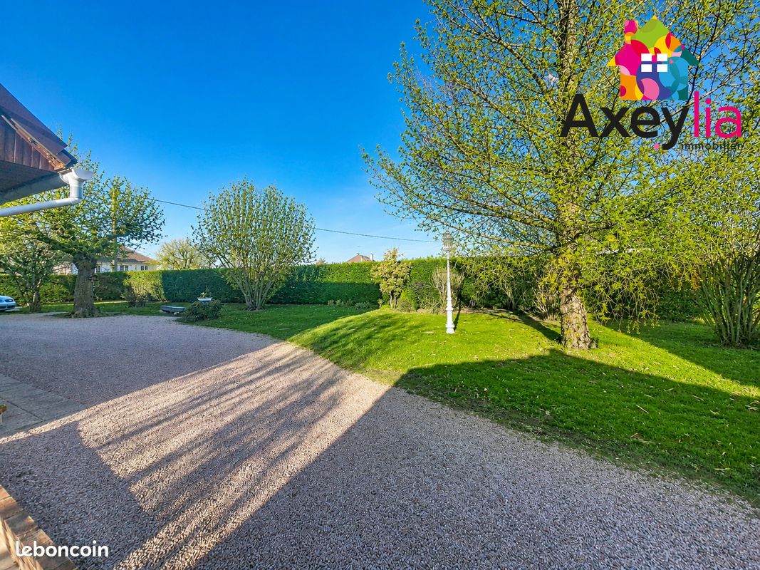 Maison 8 pièces 143 m² · à Charlieu · 143 m² · 239 000 €