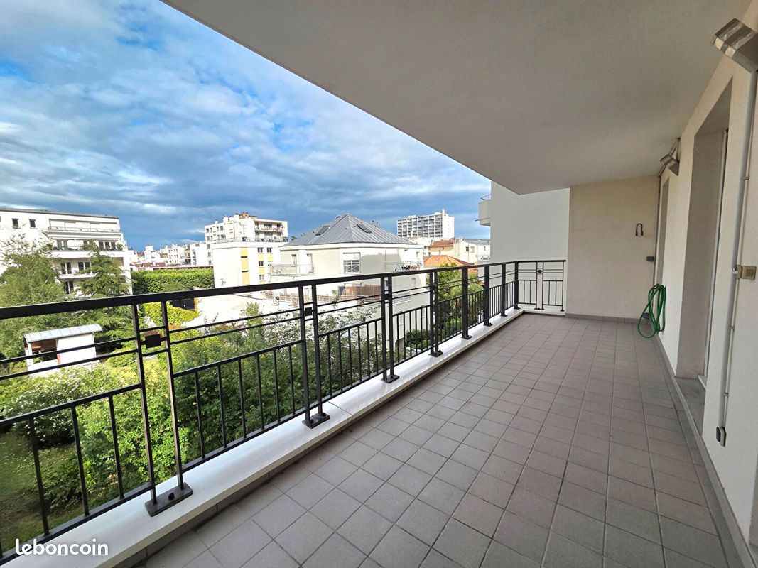 Appartement 4 pièces 87 m² · à Courbevoie · 87 m² · 2 500 €