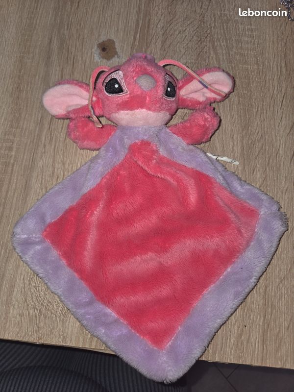 Peluche stitch (image 1)