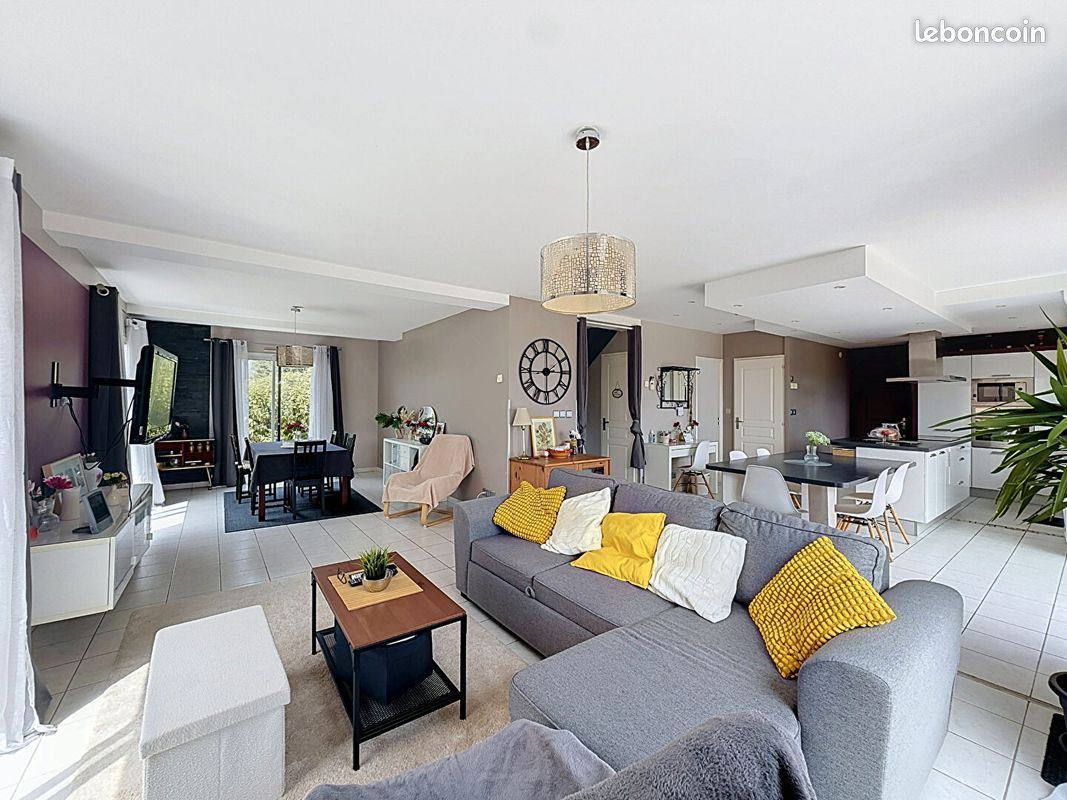 Maison 7 pièces 138 m² · à Franqueville-Saint-Pierre · 138 m² · 399 500 €