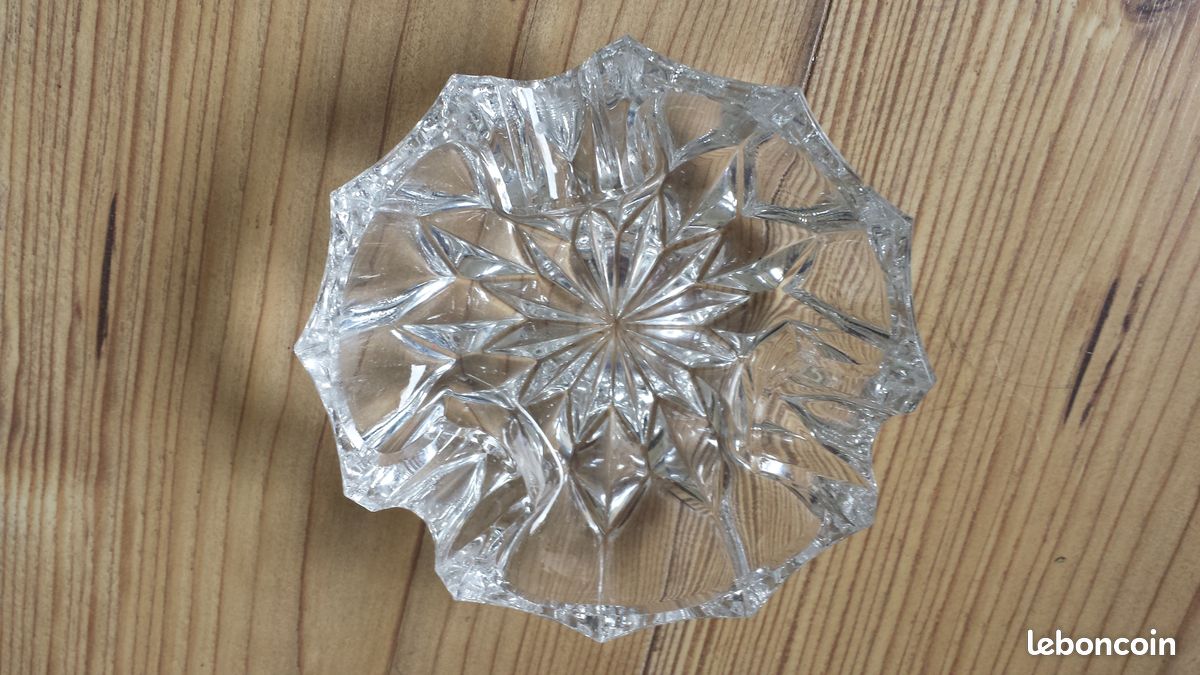 Ancien cendrier en verre (image 1)