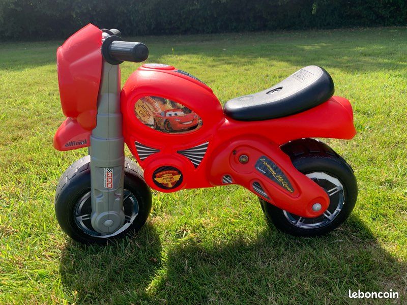 Moto porteur CARS Jeux Jouets