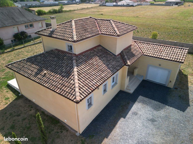 Maison contemporaine de 140 m² habitables 194 m2 au total DPE AA – Aucun travaux à prévoir – Terrain clos de 1 000 m² – Vue Pyrénées (image 2)