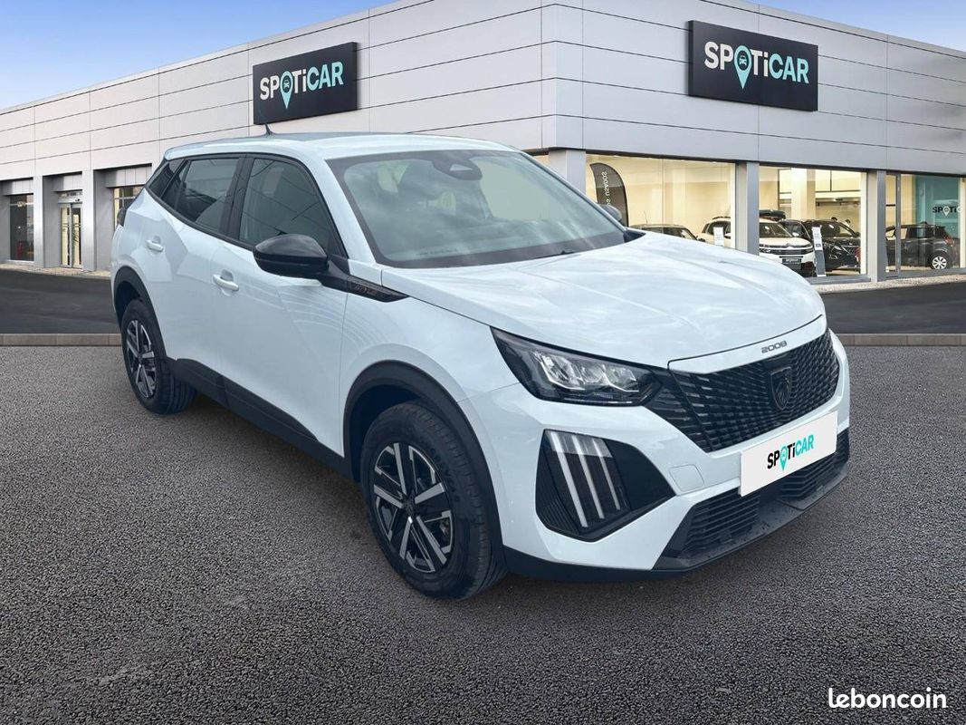 PEUGEOT 2008 Hybrid 145 e-DCS6 Style (image 11)
