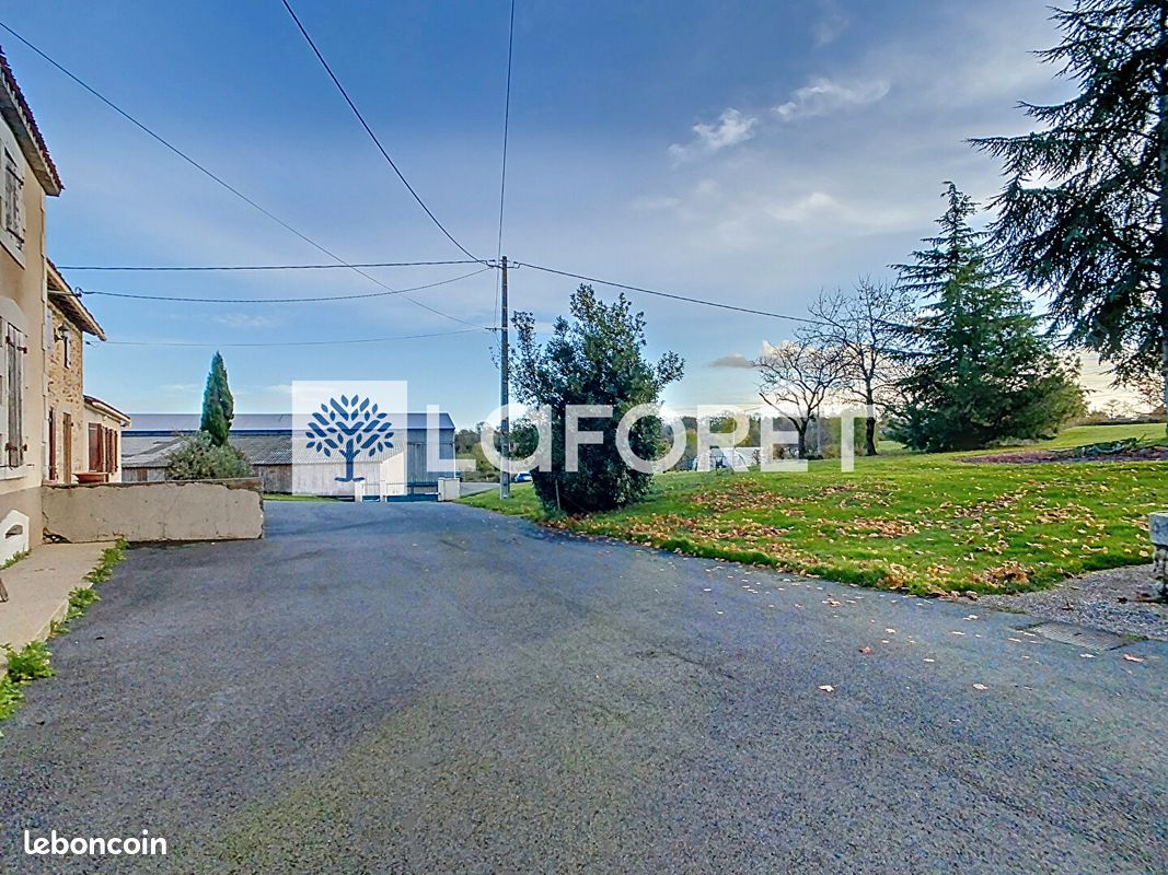 Maison 8 pièces 109 m² - Bressuire 79300 (image principale 9)