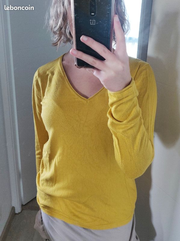 Col V La Halle Aux Vetements Pull Femme Pull Fin Col V Jaune La Halle