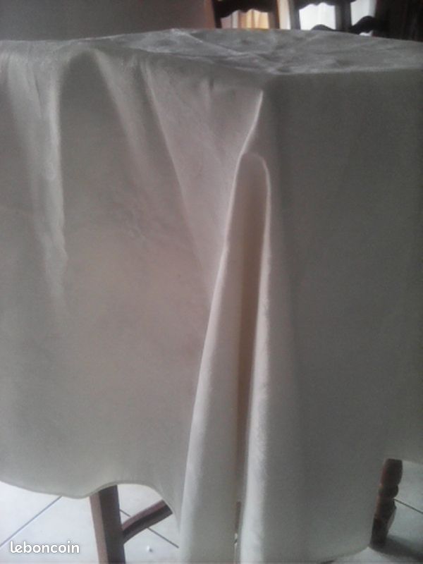 Jolie nappe satinée ronde (image 10)