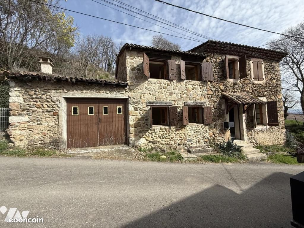 Maison 4 pièces 77 m² · à Beauchastel · 77 m² · 79 000 €