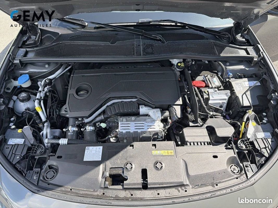 PEUGEOT 308 Hybrid 145 e-DCS6 GT (image 12)