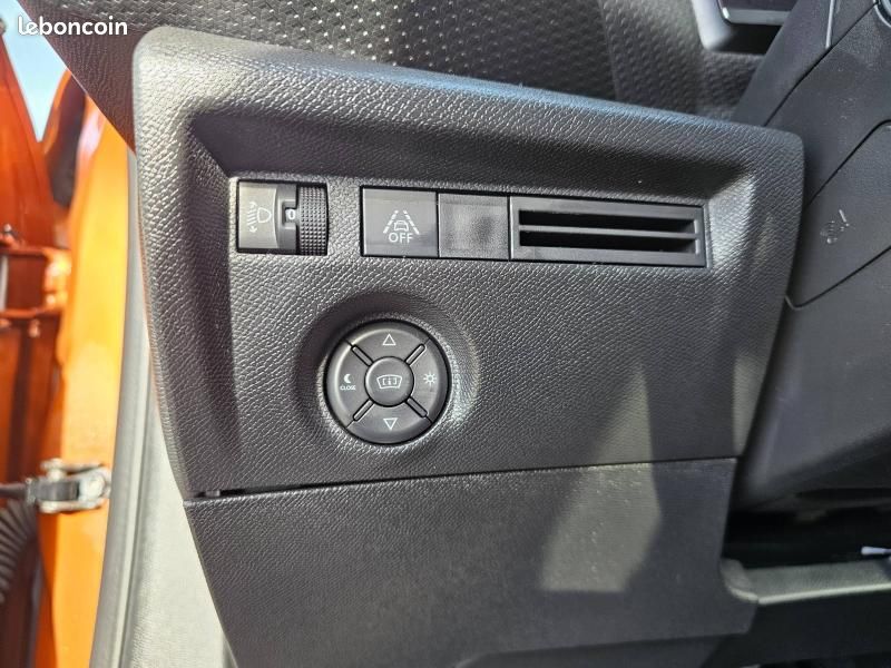 Citroen C4 PureTech 130 Shine EAT8 (image 18)