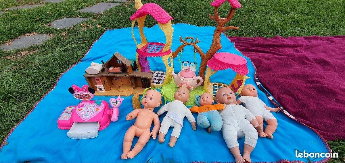 VIDE GRENIER. Lot de 9 jouets. Très bon deal. Noël approche (image 1)