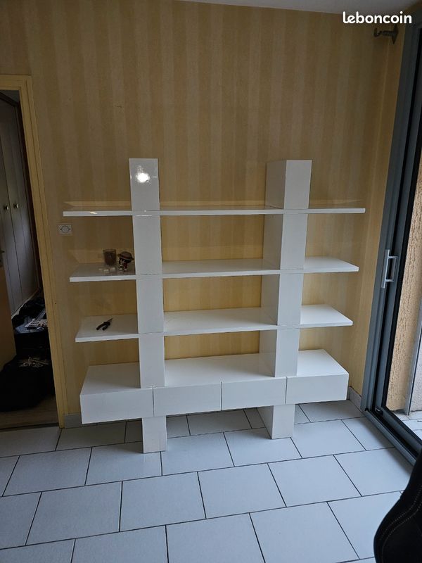 Étagère blanche et bureau (image 2)