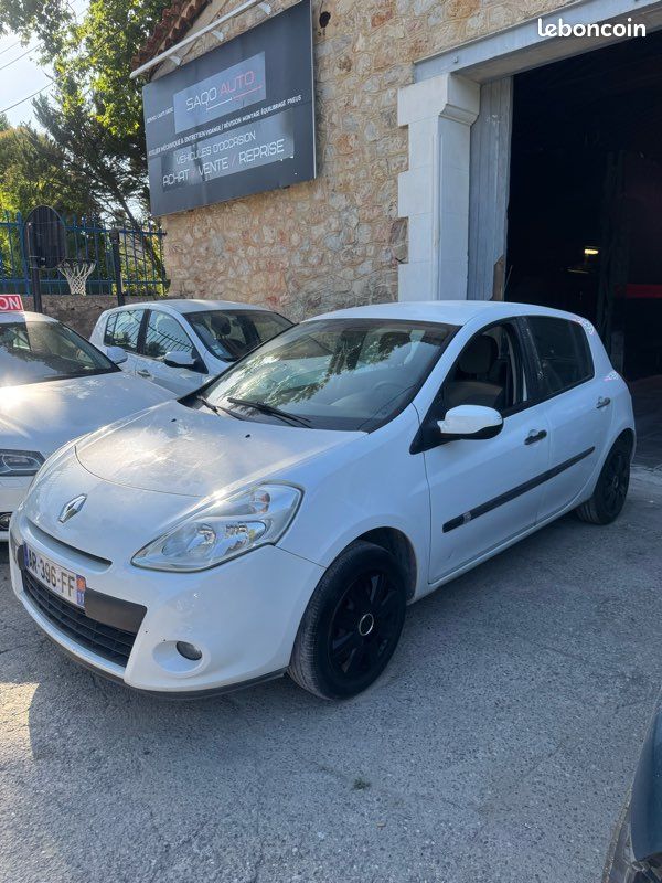 Renault clio 3 (image 1)