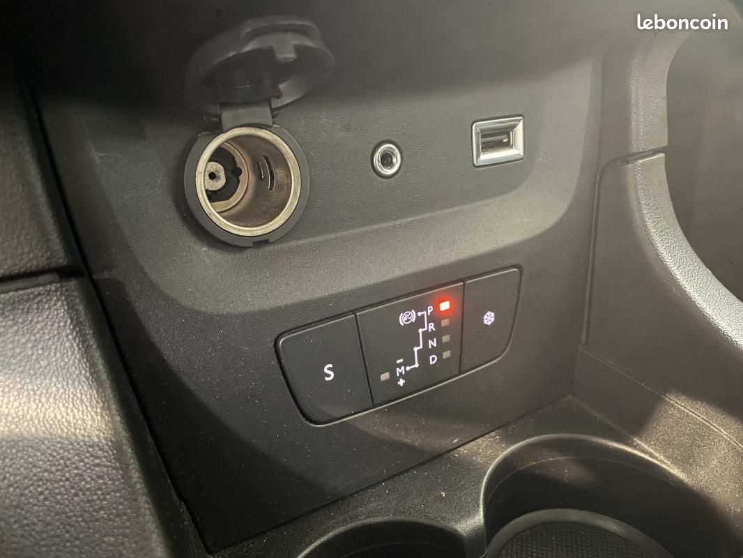 Citroën C3 110CH ELLE -BOITE AUTOMATIQUE-HISTORIQUE CITROEN-DISTRIBUTION NEUVE-CAMERA DE RECUL-GA... (image 14)